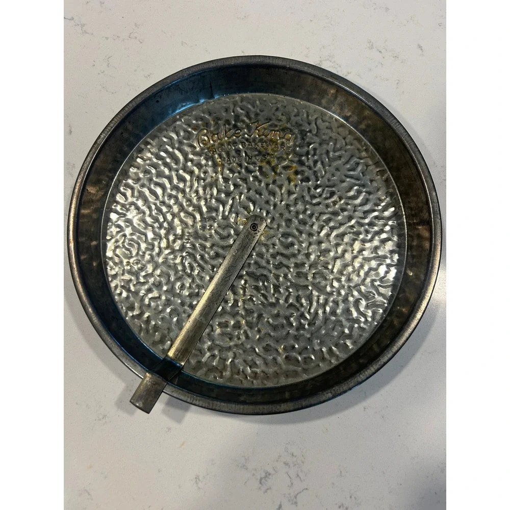 Vintage Bake-King‎ Hammered Tin Round Cake Pan with Release Arm Made in USA 9